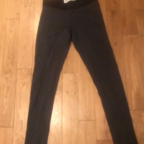 Grey leggings - Picture 2 of 3